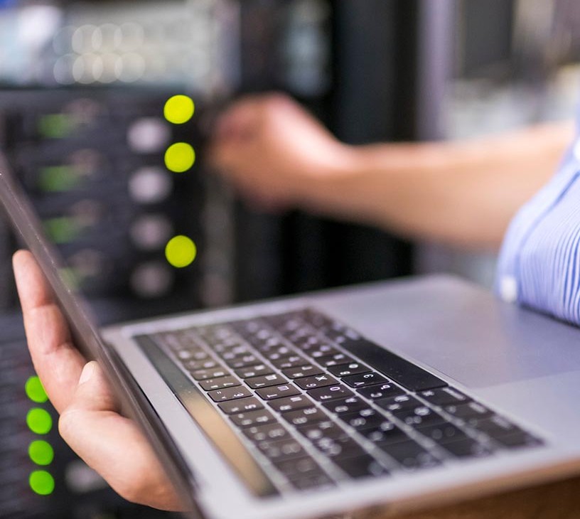 Data Center Maintenance And Support Services Market Analysis, Size, and Forecast 2026-2030: North America (US, Canada, and Mexico), Europe (Germany, UK, and France), APAC (China, Japan, and India), South America (Brazil and Argentina), Middle East and Africa (UAE, Saudi Arabia, and South Africa), and Rest of World (ROW)