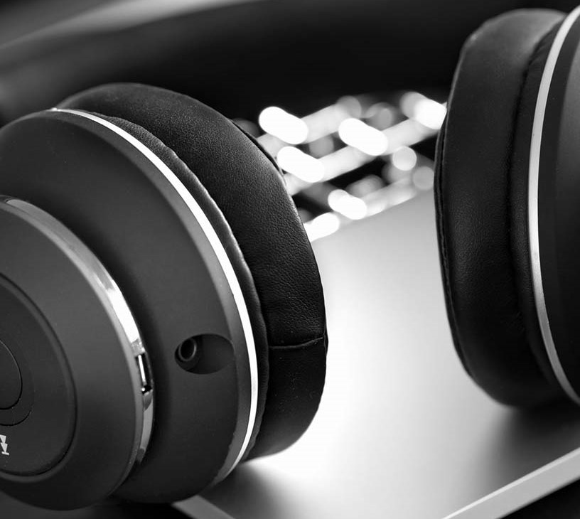 Bluetooth Headphones Market Analysis, Size, and Forecast 2026-2030: APAC (China, India, and Japan), North America (US, Canada, and Mexico), Europe (Germany, UK, and France), South America (Brazil and Argentina), Middle East and Africa (South Africa, UAE, and Saudi Arabia), and Rest of World (ROW)