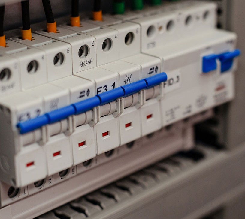 Protective Relay Market Analysis, Size, and Forecast 2026-2030: APAC (China, India, and Japan), North America (US, Canada, and Mexico), Europe (Germany, UK, and France), Middle East and Africa (Saudi Arabia, UAE, and South Africa), South America (Brazil and Argentina), and Rest of World (ROW)