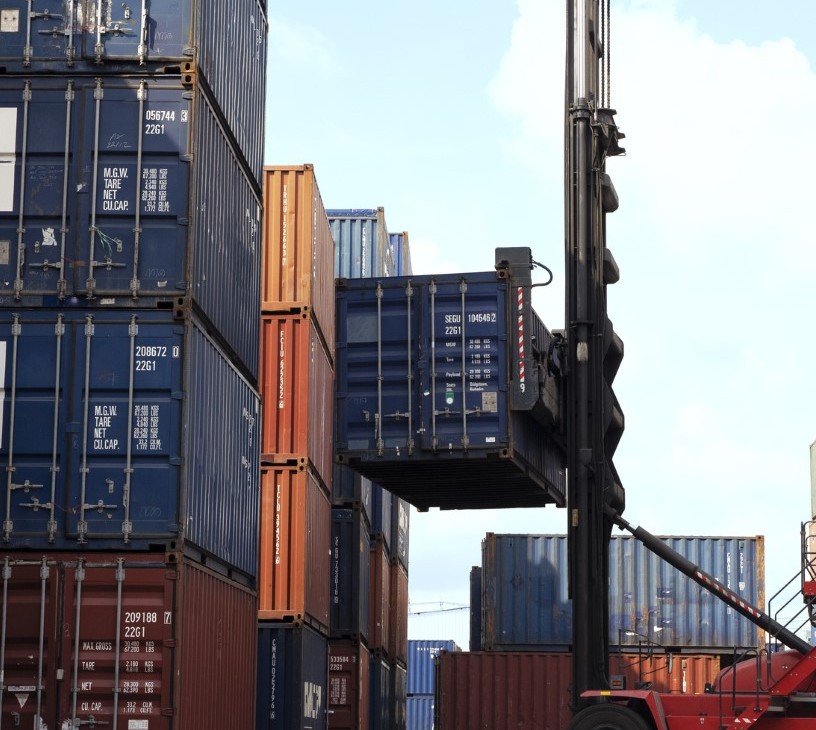 Reach Stacker Market Analysis, Size, and Forecast 2026-2030: APAC (China, Japan, and India), Europe (Germany, UK, and France), Middle East and Africa (Saudi Arabia, UAE, and South Africa), North America (US, Canada, and Mexico), South America (Brazil and Argentina), and Rest of World (ROW)