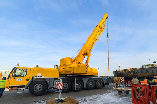 Truck Mounted Crane Market by End-user and Geography - Forecast and Analysis 2020-2024