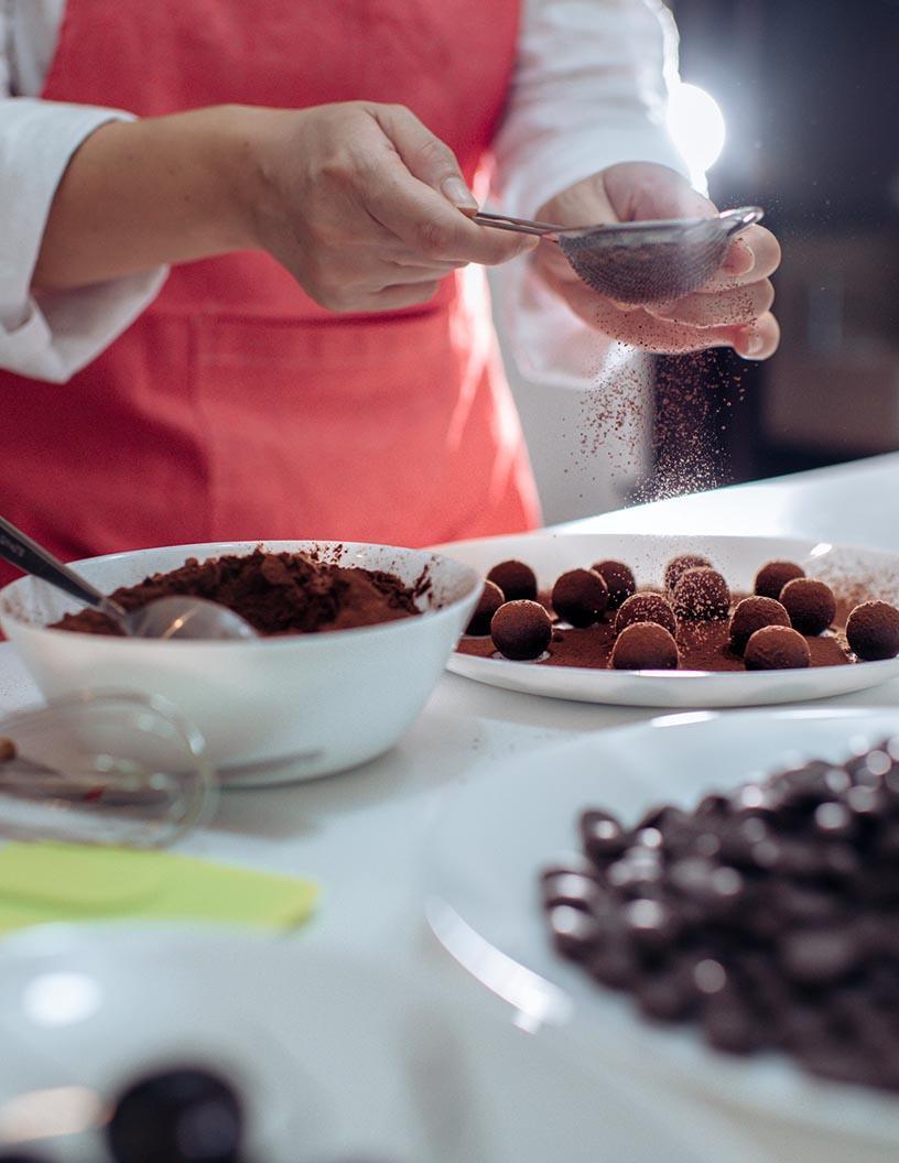 Truffle Chocolate Market Analysis, Size, and Forecast 2025-2029: North America (US and Canada), Europe (France, Germany, Italy, and UK), APAC (China, India, Japan, and South Korea), and Rest of World (ROW)