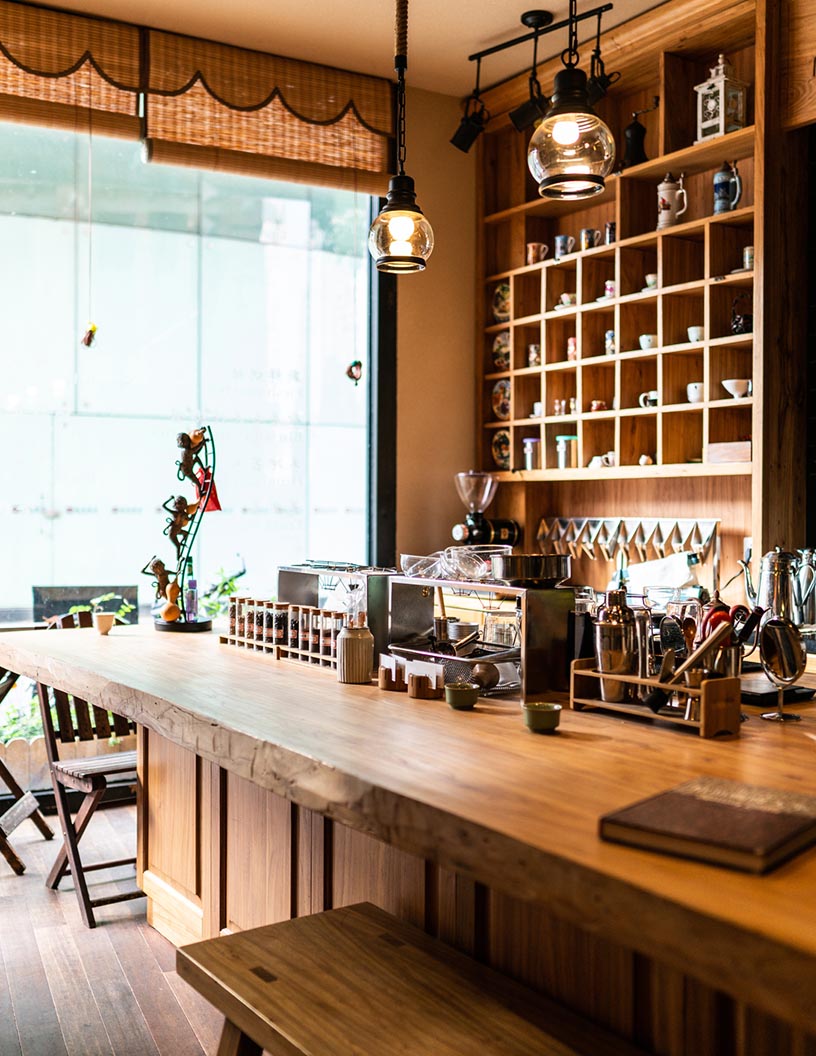 Cafes And Bars Market Analysis, Size, and Forecast 2024-2028: North America (US and Canada), Europe (France, Germany, Italy, and UK), Middle East and Africa (Egypt, KSA, Oman, and UAE), APAC (China, India, and Japan), South America (Argentina and Brazil), and Rest of World (ROW)