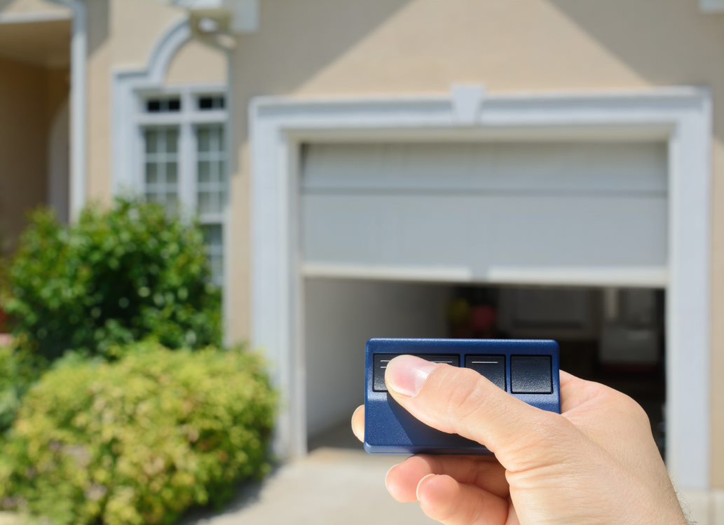 Smart Garage Door Controllers Market by Technology, Distribution Channel, and Geography - Forecast and Analysis 2020-2024
