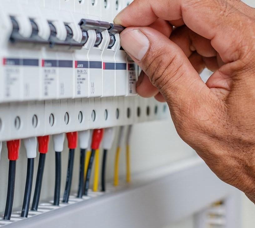 Circuit Breaker Market Analysis, Size, and Forecast 2025-2029: North America (US and Canada), Europe (Germany and UK), APAC (China, India, Japan, and South Korea), South America (Brazil), and Rest of World (ROW)