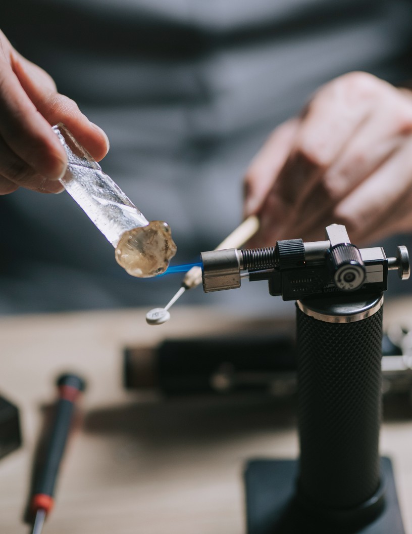 Hot Melt Adhesives Market Analysis, Size, and Forecast 2024-2028: North America (US and Canada), Europe (France, Germany, Italy, and UK), Middle East and Africa (Egypt, KSA, Oman, and UAE), APAC (China, India, and Japan), South America (Argentina and Brazil), and Rest of World (ROW)